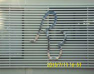 Letra caixa em Aço Inox Polido com iluminação em led branco.